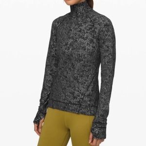 Lululemon Outrun the Elements 1/2 Zip Pull Over Jacket